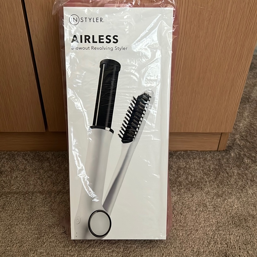 In Styler Airless Blowout Revolving Styler